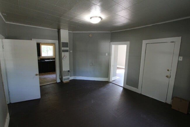 Building Photo - 230 Columbia Ave