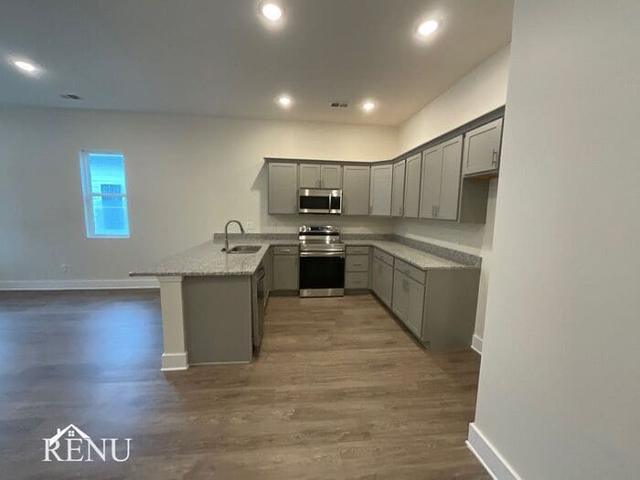 Building Photo - 212 McBrien Rd