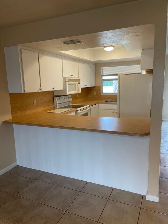 Building Photo - Charming 2-Bedroom, 2-Bathroom Duplex for Rent!