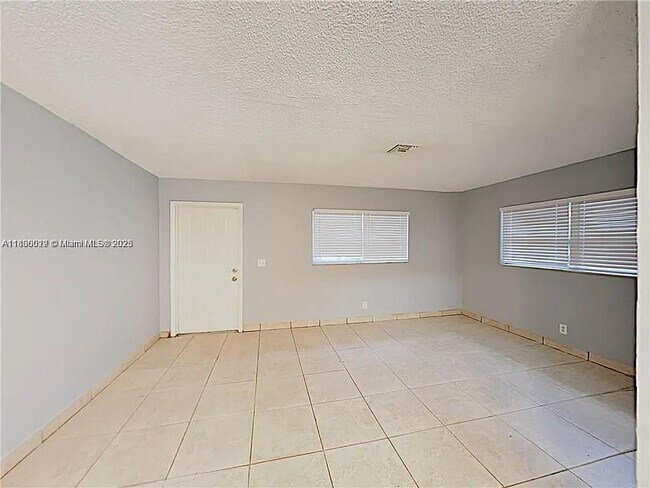Building Photo - 1001 SW 80th Ave