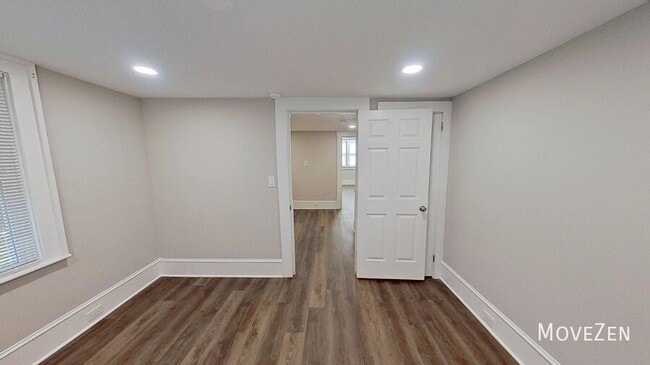 Building Photo - 9 Ratcale Ln