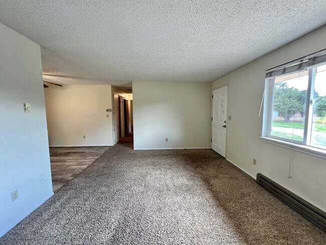 Building Photo - 1707 College Pl