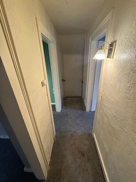 Building Photo - 58 Caledonia St NE