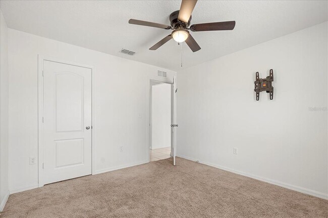 Building Photo - 1057 Eastbrook Ave