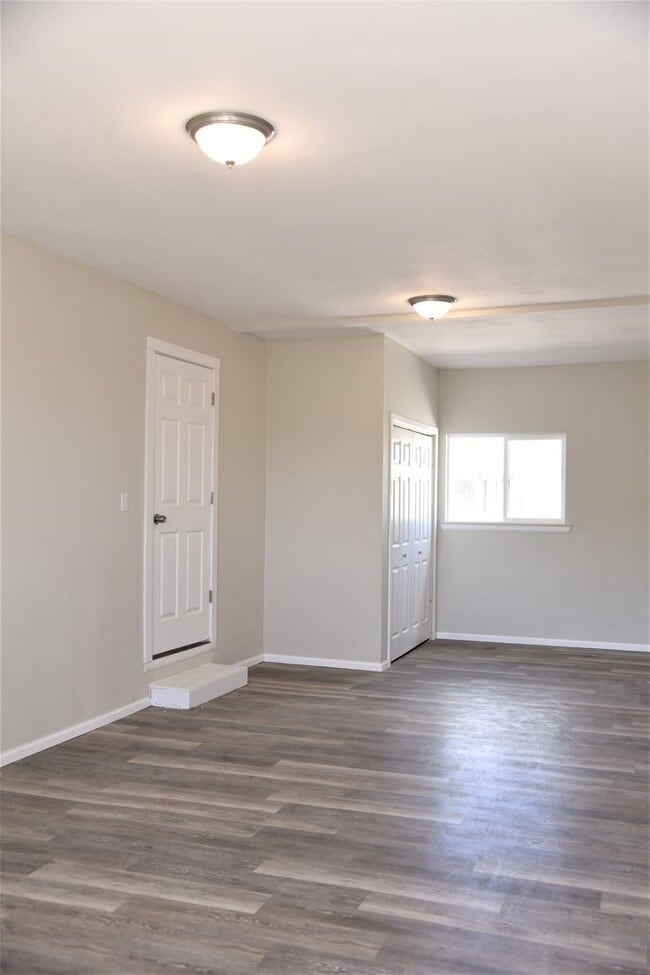 Building Photo - 226 Waverly Ave