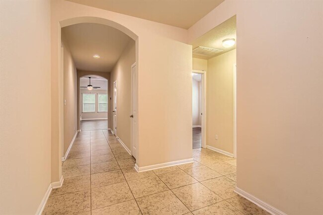 Building Photo - 547 Stone View Trail