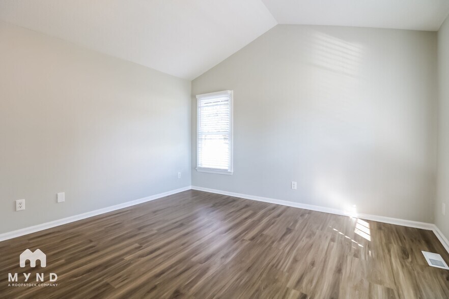 Building Photo - 1084 Holly Pointe Dr