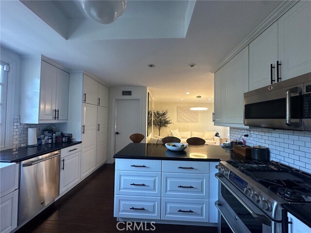 Building Photo - 6757 Daryn Dr