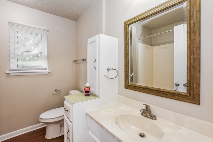 Building Photo - 14008 Armond Dr