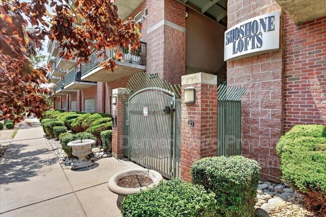 Building Photo - 3201 Shoshone St