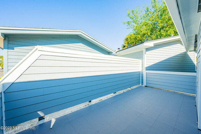 Building Photo - 597 Sturdivant Ave