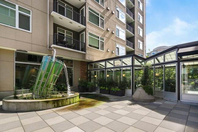 Building Photo - Ellington - 1 bedroom + den
