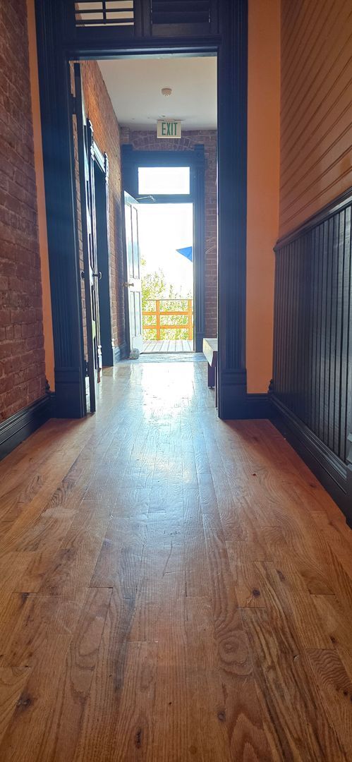 Building Photo - Charming Historic Studio in the Heart of D...