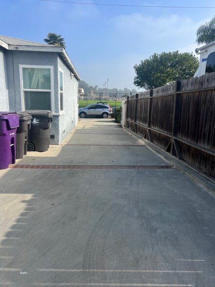 Building Photo - 767 Bennett Ave