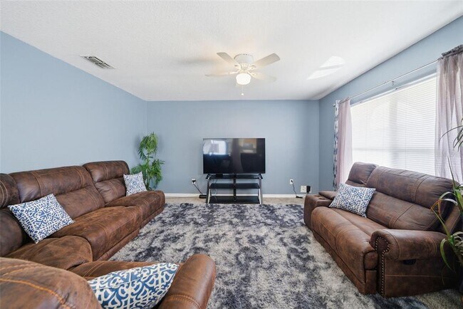 Building Photo - 1306 E Church St