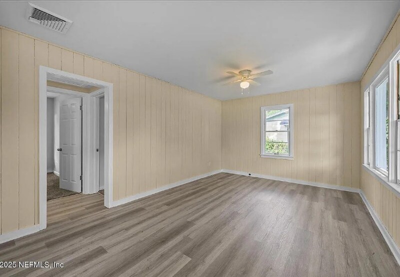 Building Photo - 1604 Husson Ave