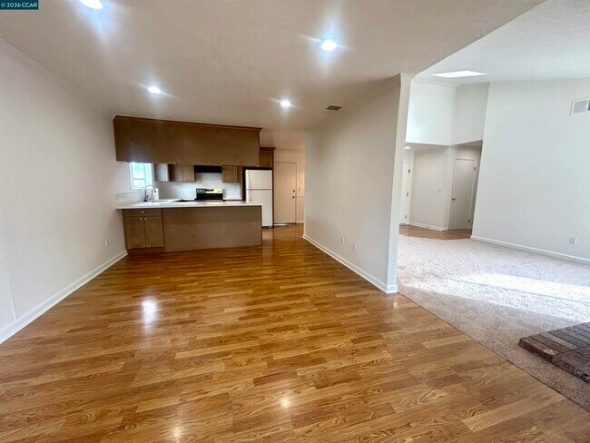 Building Photo - 2946 St Denis Dr