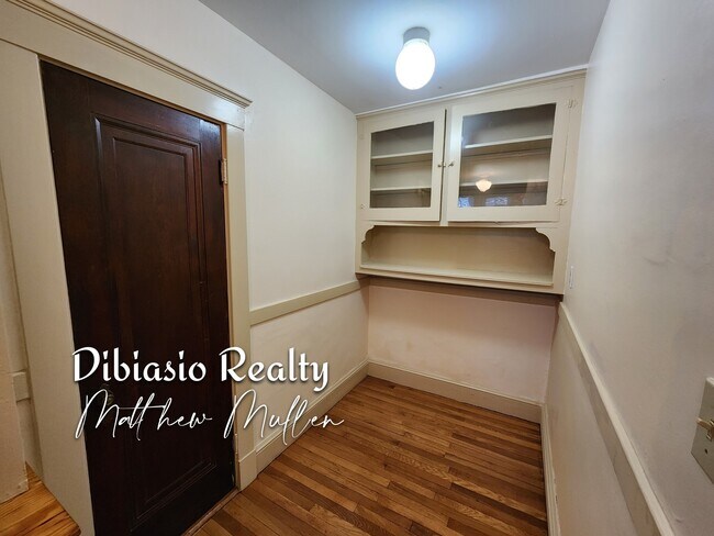 Building Photo - 200 Presidents Ln