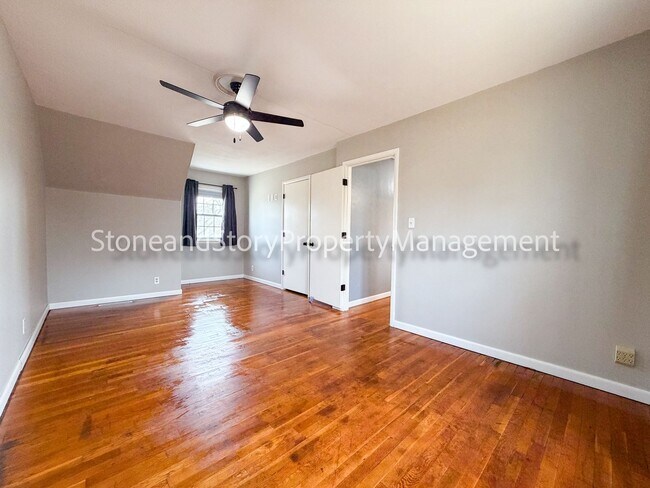 Building Photo - 4 bedroom 2 bath on quiet street in Briarwood