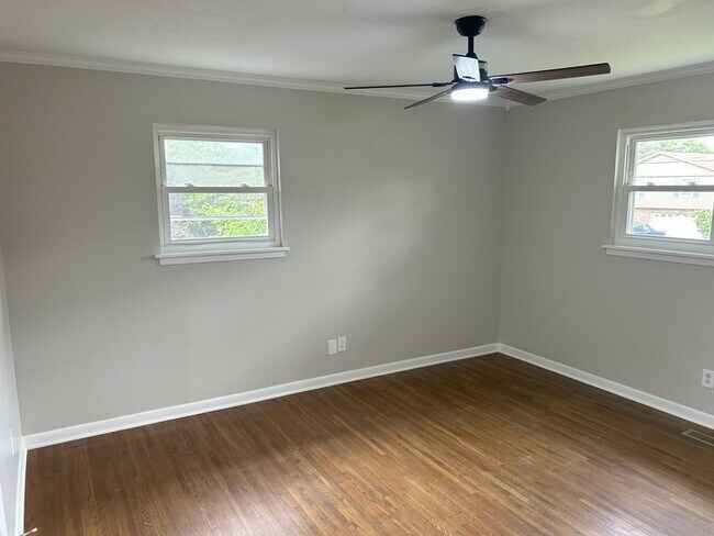 Building Photo - 4 Bed / 4 Bath House for Rent in Huntsville, AL 35803