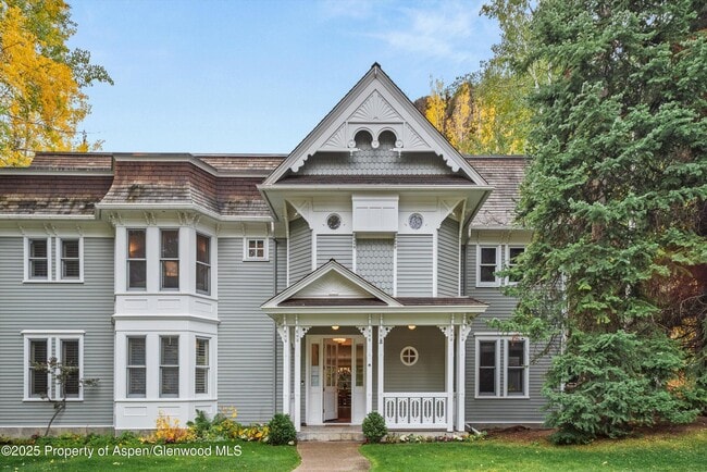 Building Photo - 431 W Hopkins Ave