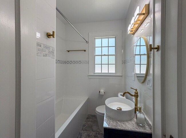 Building Photo - Luxury Historic Home Near UF | Fully Renovated 3BR/2BA with Private Yard & Premium Finishes