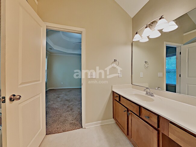 Building Photo - 252 Ascott Lane