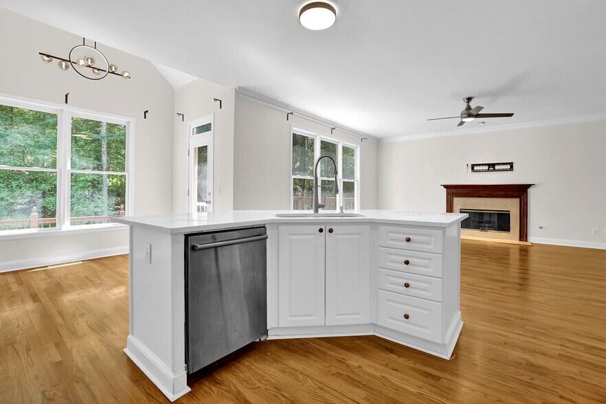 Building Photo - 230 Graystone Way