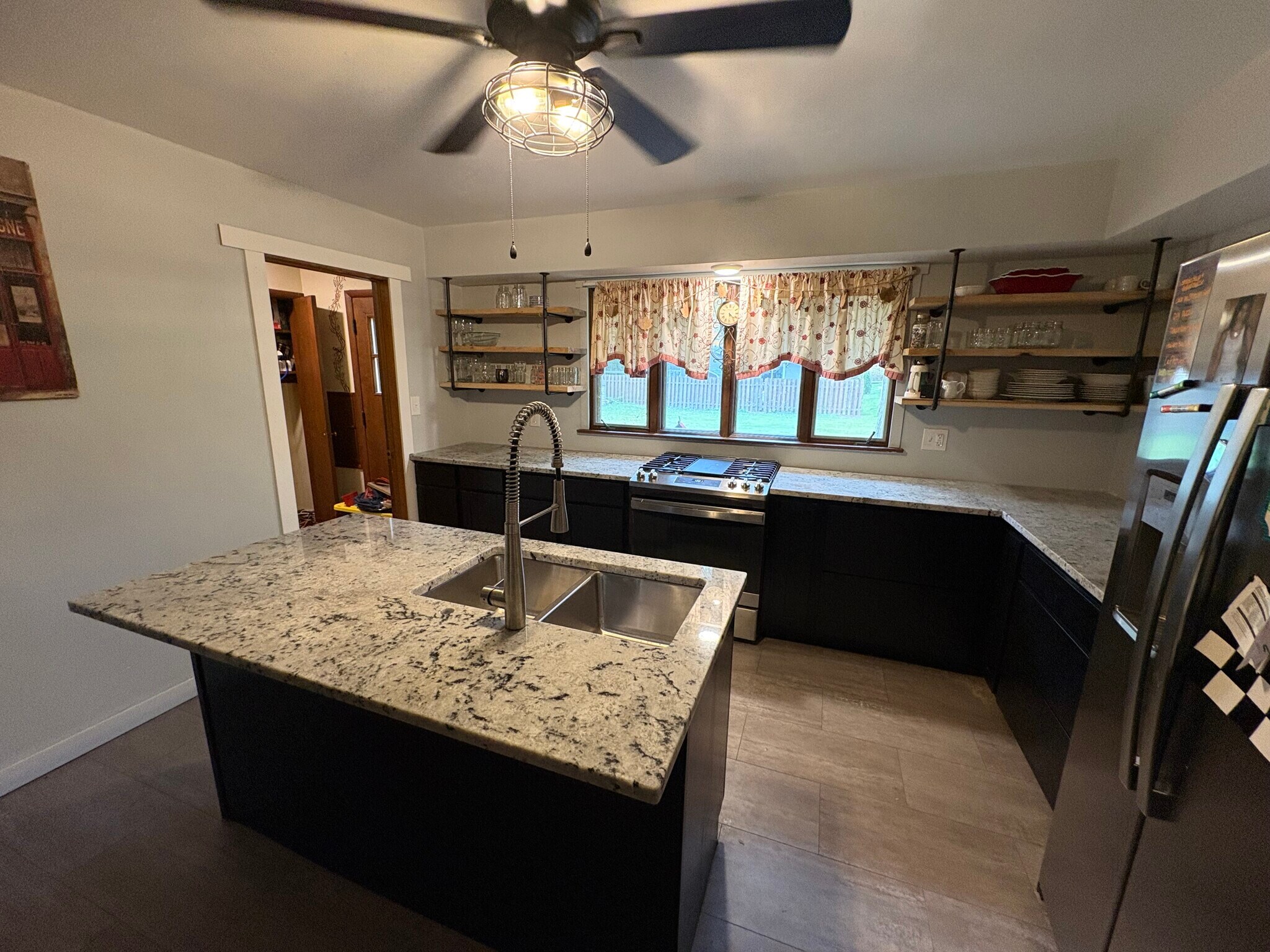 Building Photo - 211 S High St