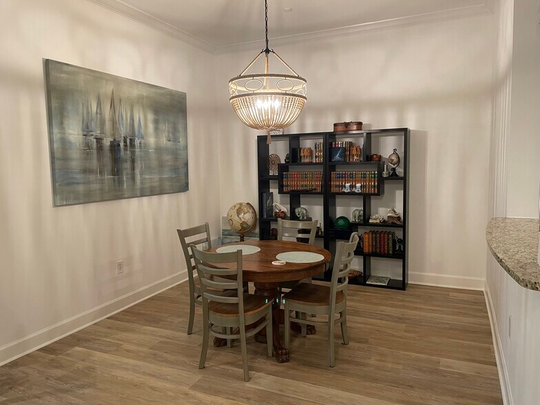 The dining room - 145 Pier View St