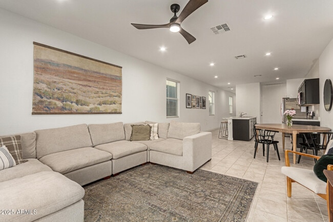 Building Photo - 3274 W Stradling Ave