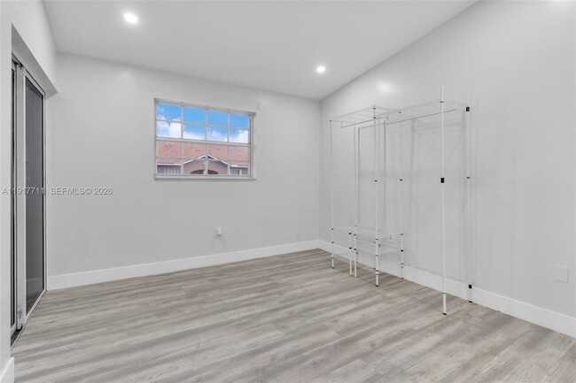 Building Photo - 10018 Hammocks Blvd