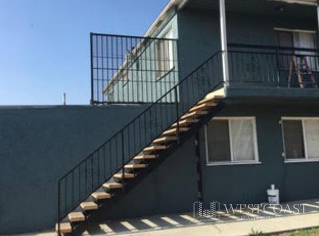 Building Photo - 1041 W Reeve St