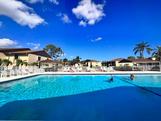 Building Photo - 231 Pine HOV Cir