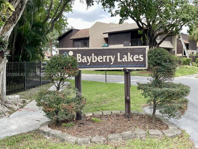 Building Photo - 2160 Bayberry Dr