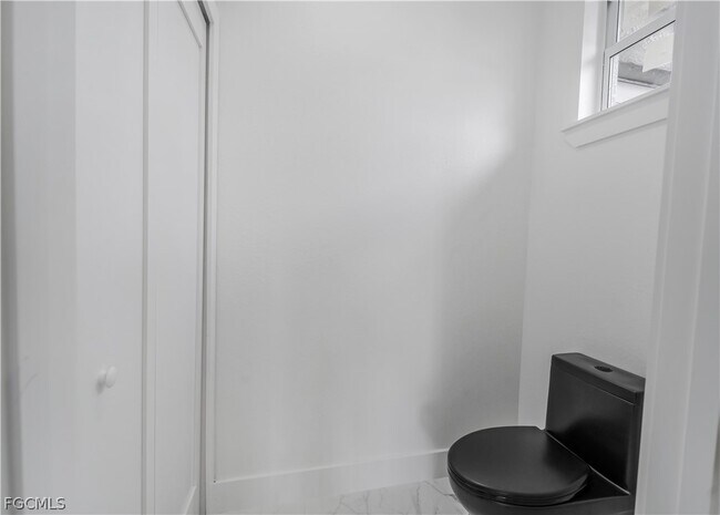 Building Photo - 2721 NW 41st Ave