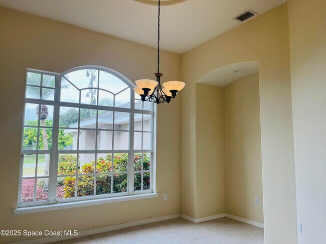 Building Photo - 5810 Eagle Way