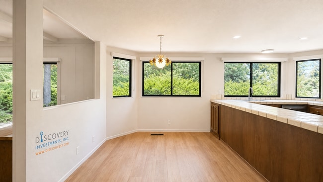 Building Photo - 130 Kell Ct