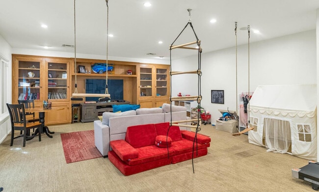 Building Photo - 1021 W Encanto Blvd