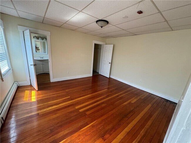 Building Photo - 40-40 Freebody St