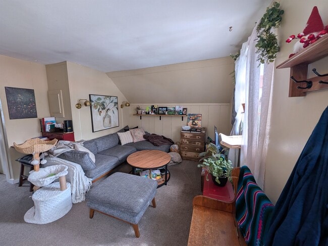 Building Photo - 73 Highland St