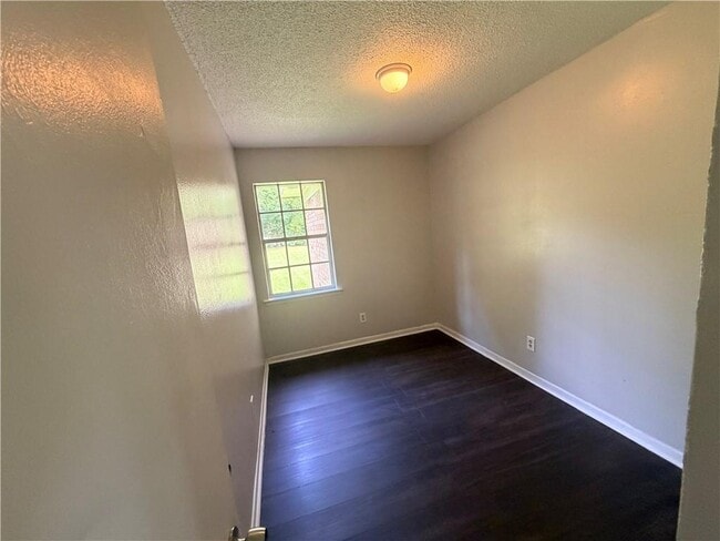 Building Photo - 3760 Alta Vista Dr