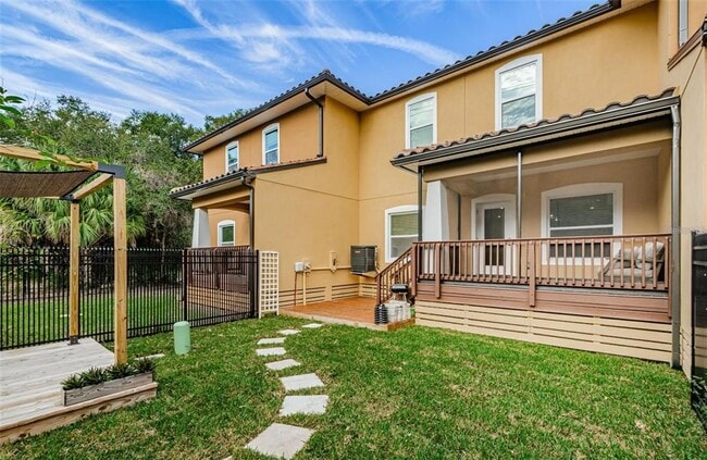 Building Photo - 1954 Freedom Dr