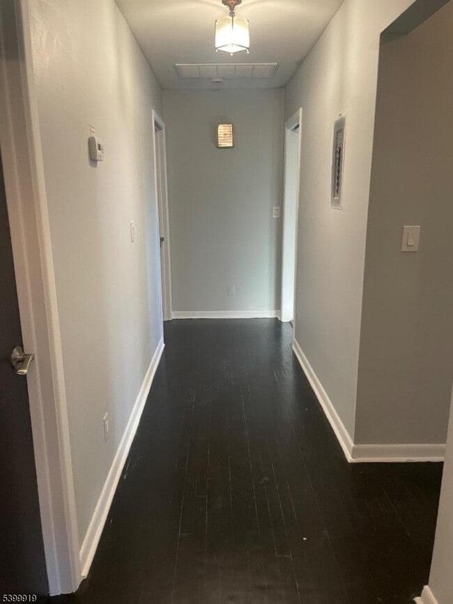 Building Photo - 113 Hawthorne Ave