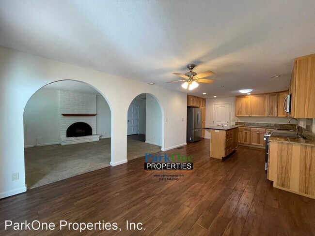 Building Photo - 3 br, 2.5 bath House - 200 Barnett Ter
