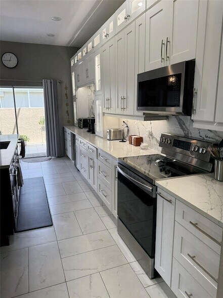 Building Photo - 731 Masterpiece Dr