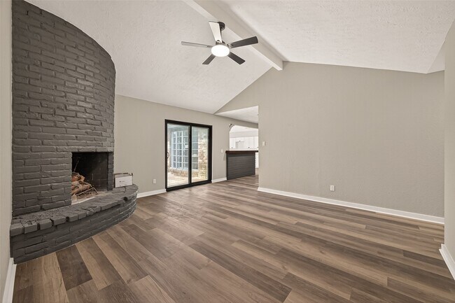 Building Photo - 3703 Tiffany Dr