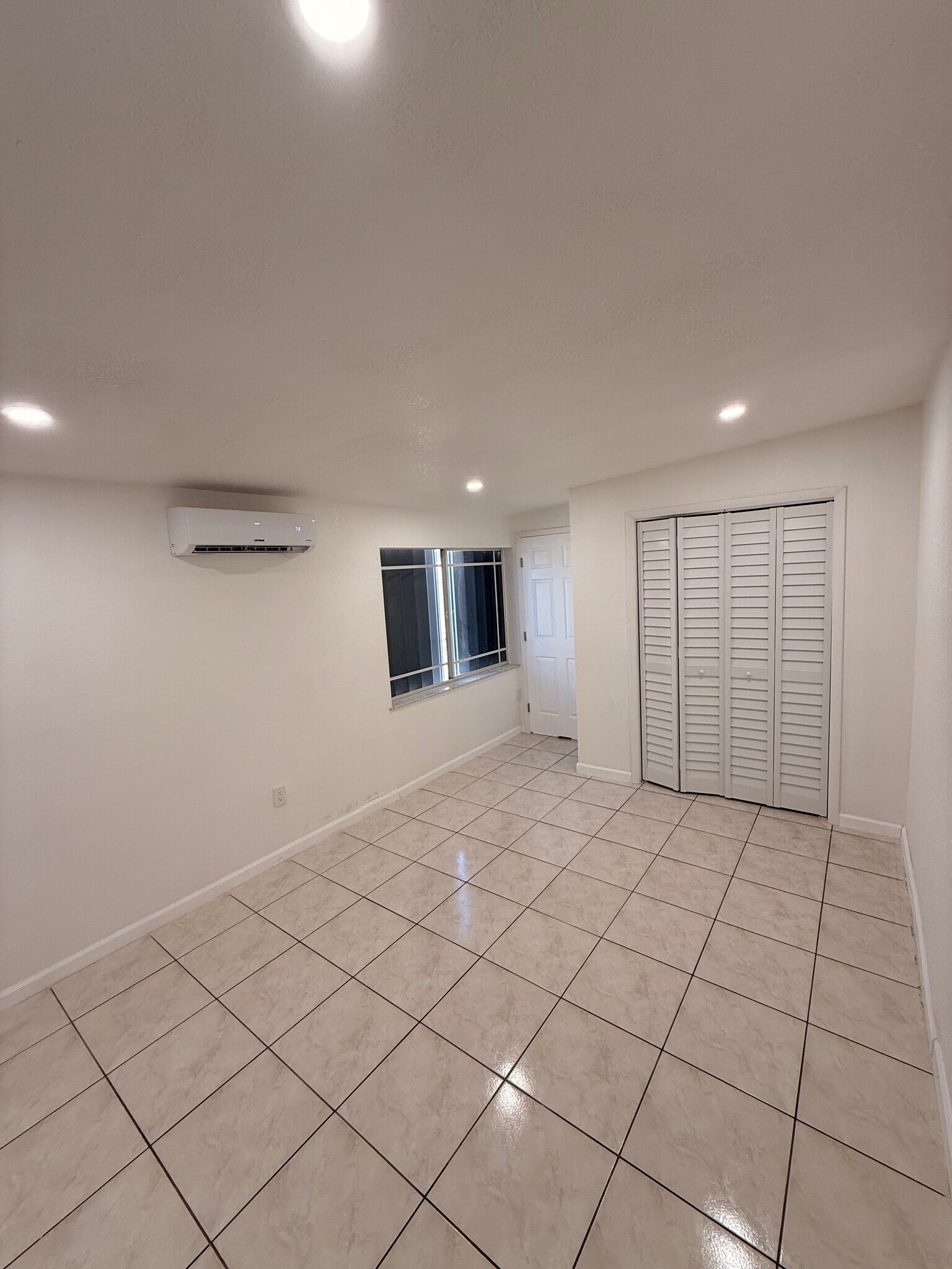 Building Photo - 10424 SW 7th St