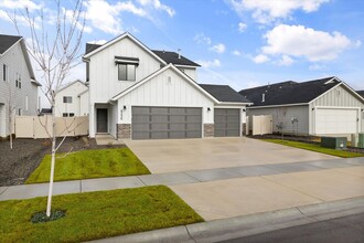 Building Photo - BRAND NEW Meridian Home for Rent!