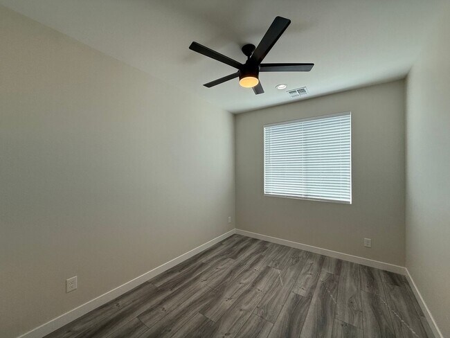 Building Photo - A614